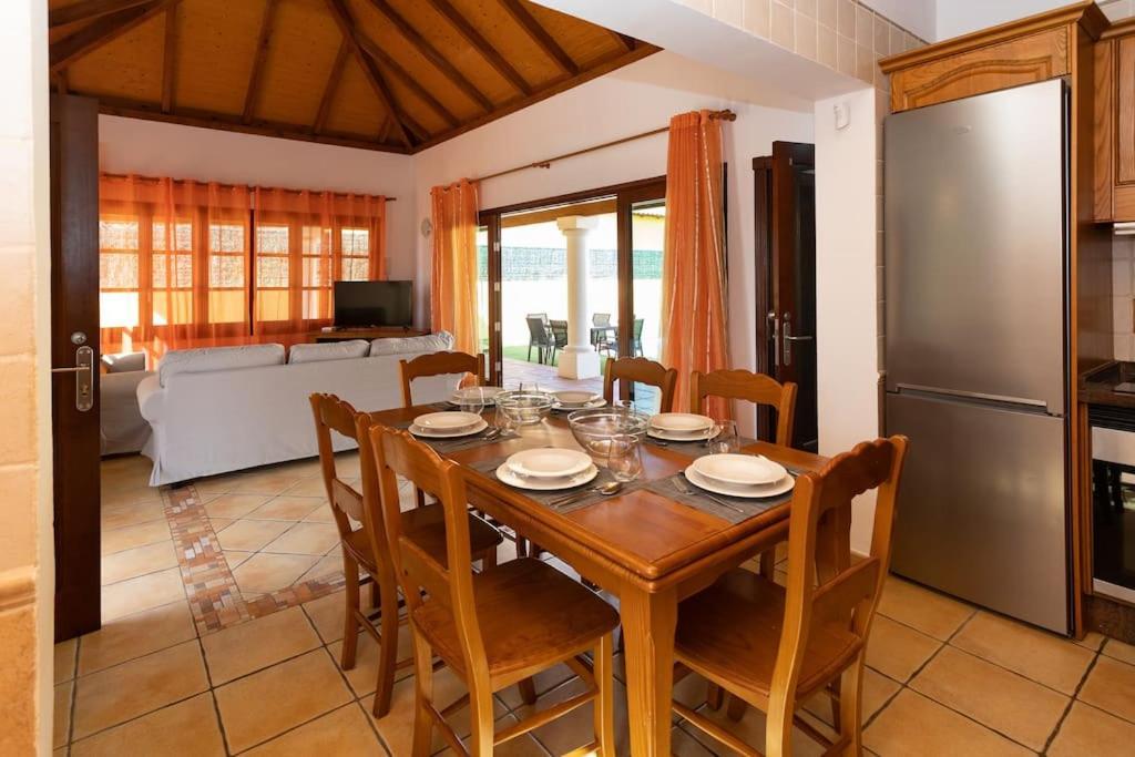 Villa Helen - Heated Pool Wifi Smarttv Barbecue Corralejo Eksteriør billede